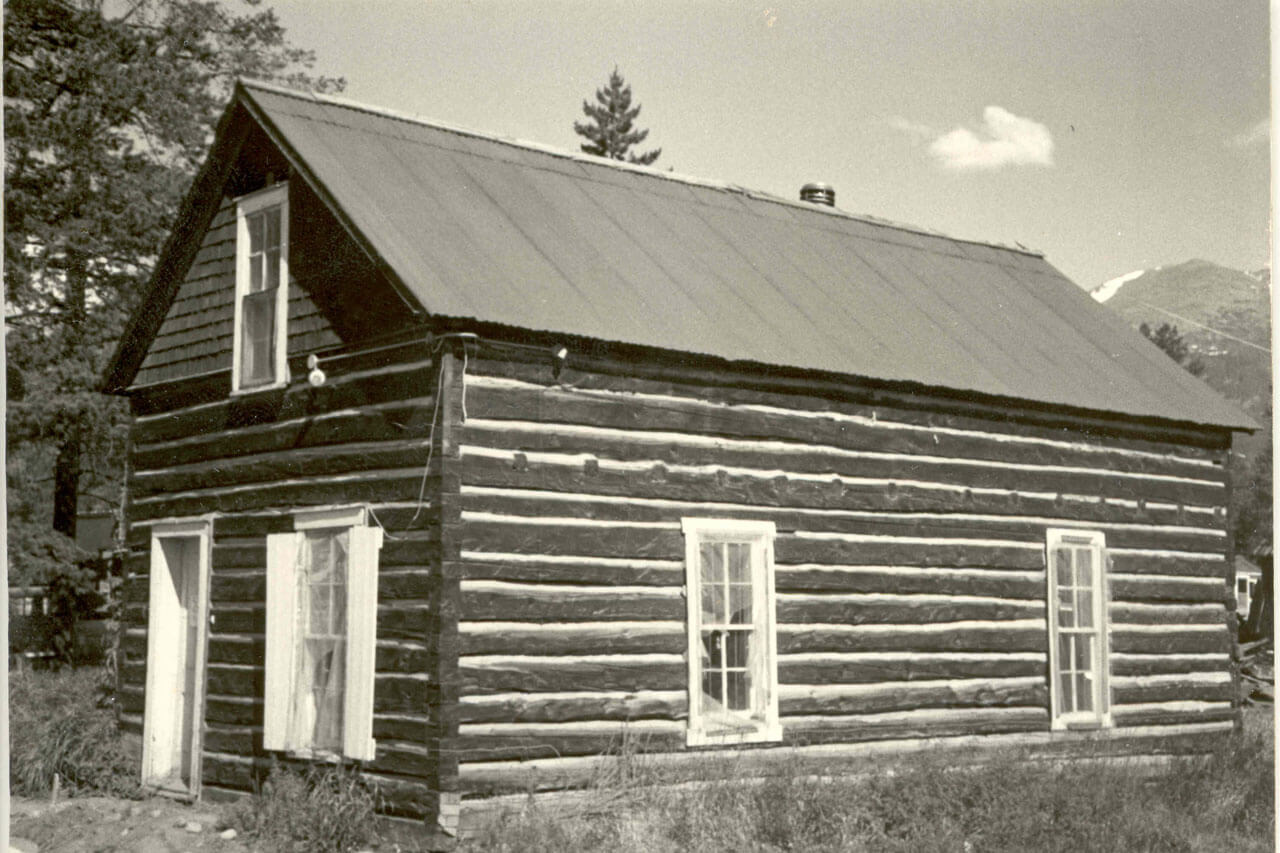 Black and white photo of Baily House at its original location.