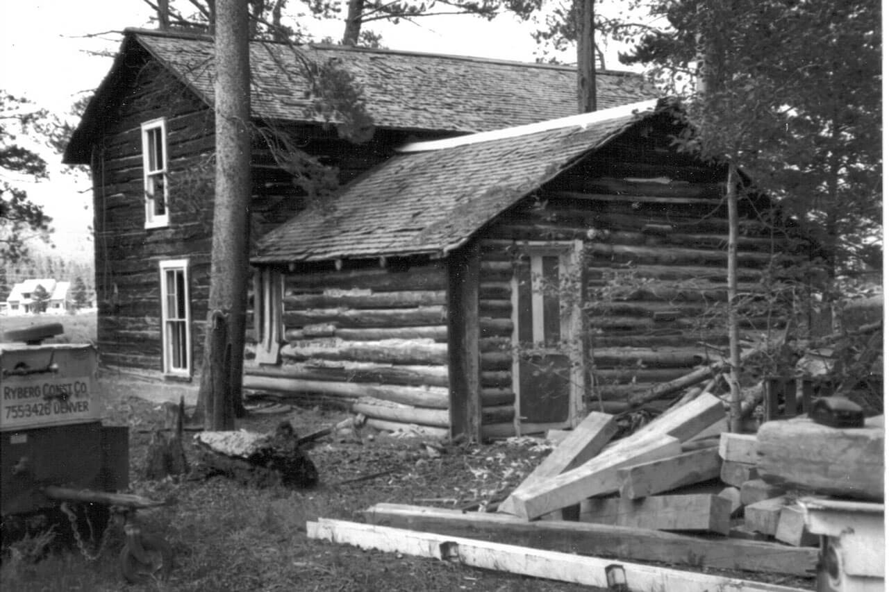Old time black and white photo of Bill's Ranch House at its original location.